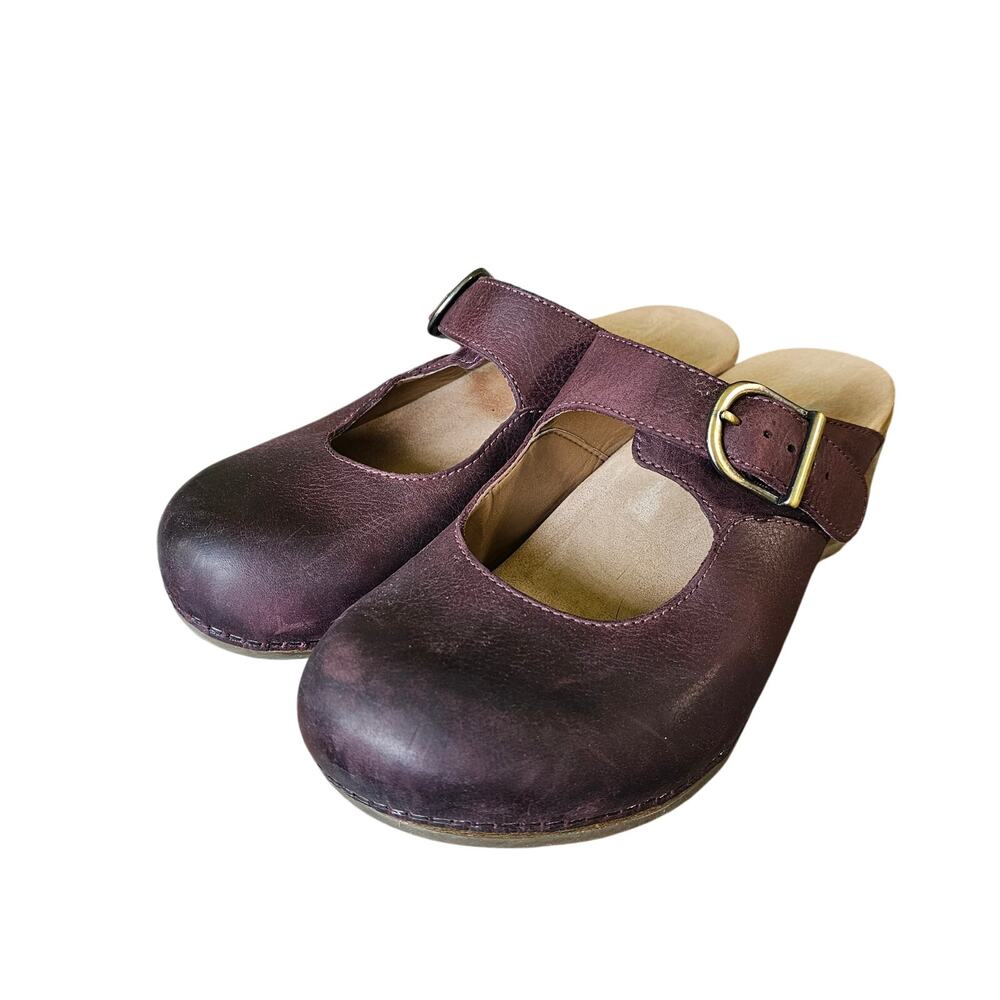 Dansko Martina Wine Oil Leather Comfort Clogs Mules Cottage Boho 8 38 EUC